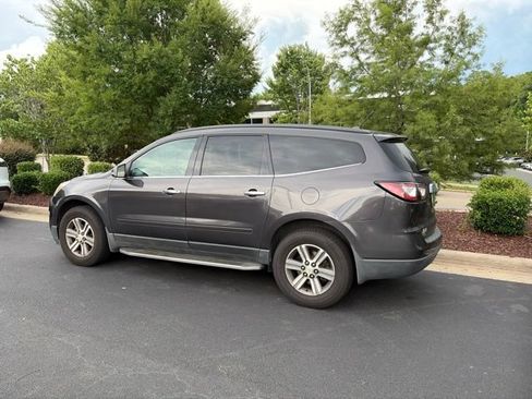 Used 2015 Chevrolet Traverse LT FWD image 1