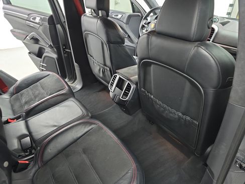 Used 2016 Porsche Cayenne GTS image 11