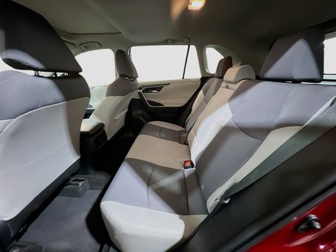 Used 2019 Toyota RAV4 XLE image 17
