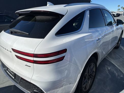 Used 2022 Genesis GV70 2.5T w/ Advanced Package image 7