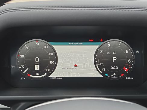 Used 2025 Land Rover Defender 90 S image 18