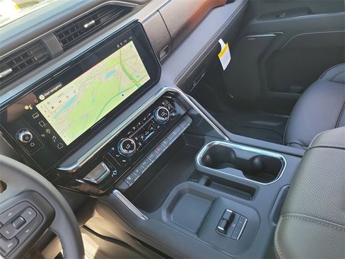 New 2026 GMC Sierra 2500 Denali w/ Denali Reserve Package image 37