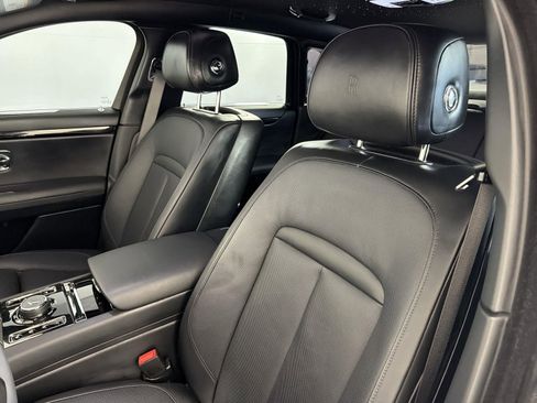 Used 2025 Rolls-Royce Ghost image 23