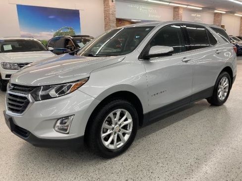 Used 2018 Chevrolet Equinox LT AWD/4WD image 2