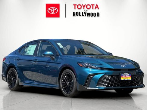 New 2026 Toyota Camry SE image 2