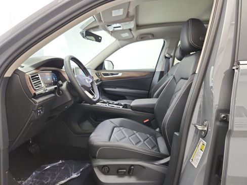 New 2026 Volkswagen Atlas SE FWD image 6