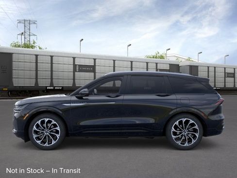 New 2026 Lincoln Nautilus Reserve AWD/4WD image 3