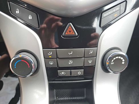 Used 2013 Chevrolet Cruze LT w/ RS Package image 30