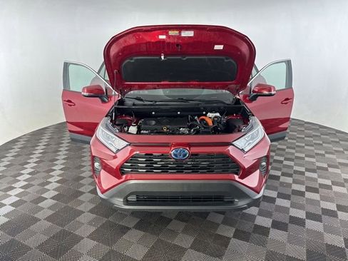 Used 2021 Toyota RAV4 XLE w/ XLE Grade Weather Package AWD/4WD image 11