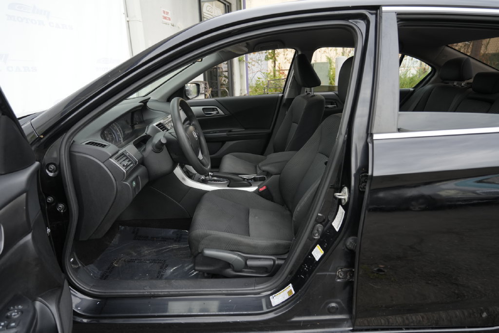 Used 2015 Honda Accord LX image 15