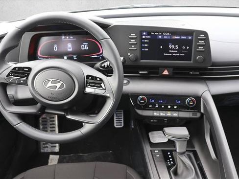 Certified 2026 Hyundai Elantra Sport FWD image 23