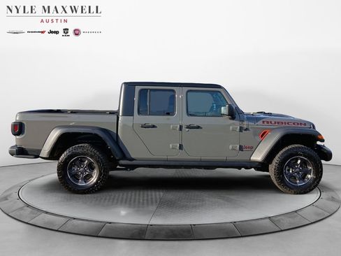 Used 2023 Jeep Gladiator Rubicon w/ Trailer Tow Package AWD/4WD image 17