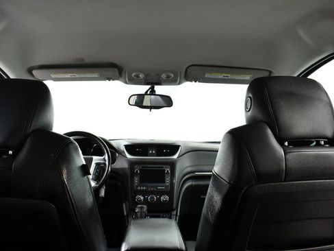 Used 2017 Chevrolet Traverse LT w/ Style and Technology Package FWD image 17