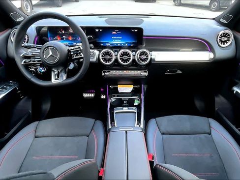 Used 2025 Mercedes-Benz GLB 35 AMG 4MATIC image 16