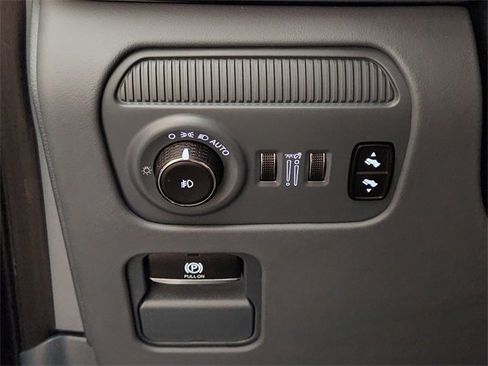 Used 2024 Jeep Grand Wagoneer Series III image 22