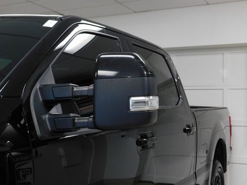 Used 2022 Ford F250 Lariat w/ Black Appearance Pkg image 21