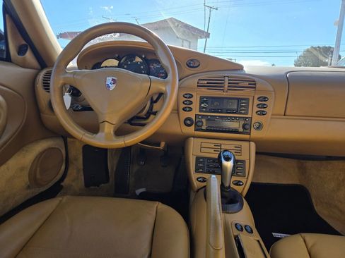Used 2001 Porsche 911 Carrera 4 image 17