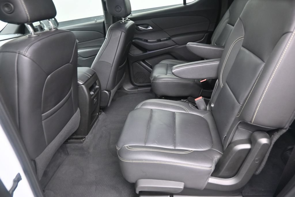 Used 2023 Chevrolet Traverse LT FWD image 14