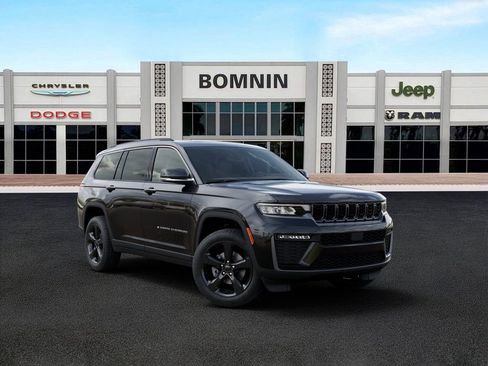 New 2026 Jeep Grand Cherokee L Limited w/ Limited Altitude Package AWD/4WD image 5