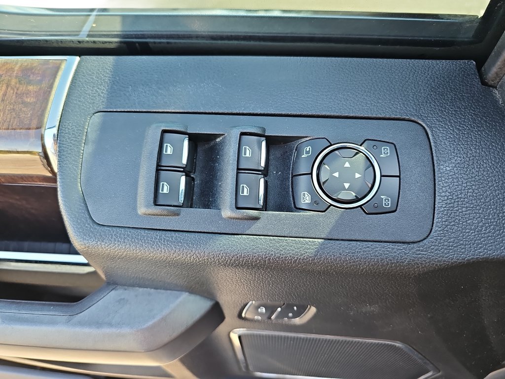 Used 2016 Ford F150 Platinum w/ Equipment Group 701A Luxury AWD/4WD image 27