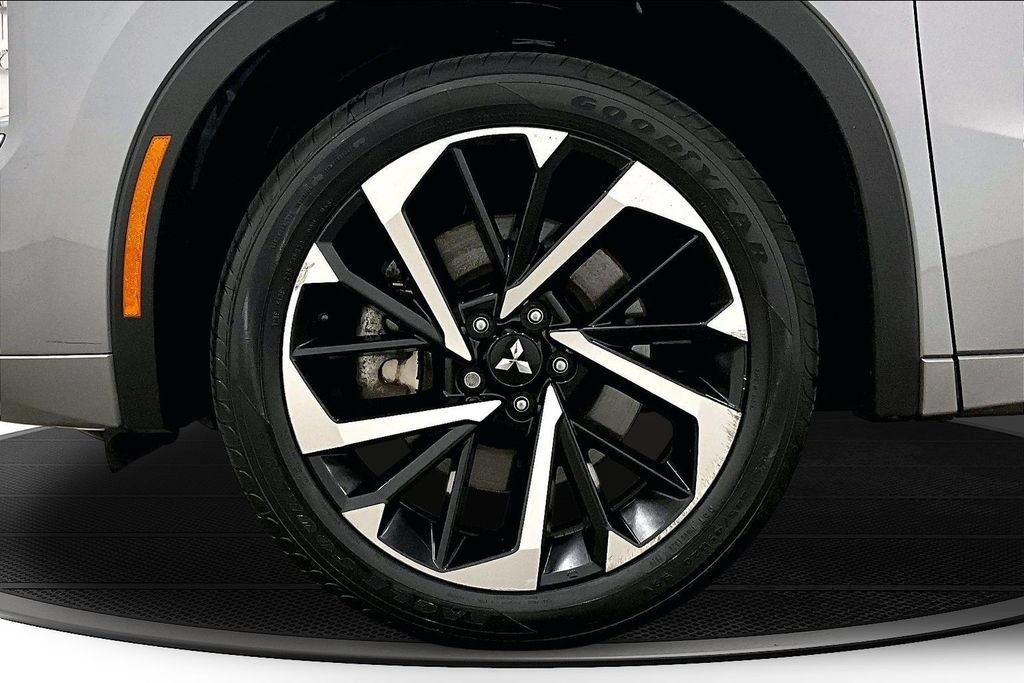 Used 2022 Mitsubishi Outlander SEL AWD/4WD image 26