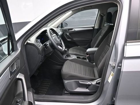 Used 2022 Volkswagen Tiguan S image 9