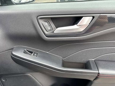 Used 2025 Ford Escape ST-Line FWD image 16