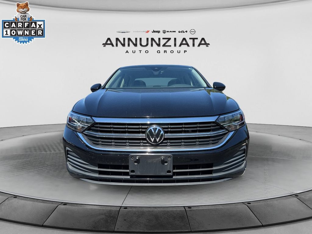 Used 2024 Volkswagen Jetta SE FWD image 8