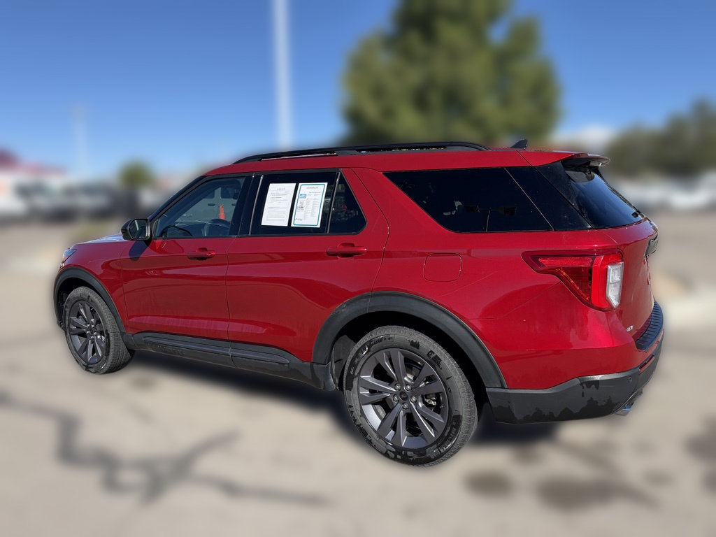Used 2022 Ford Explorer XLT w/ Equipment Group 202A AWD/4WD image 3