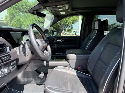Used 2025 GMC Yukon XL AT4 Ultimate w/ LPO, Floor Liner Package AWD/4WD image 12