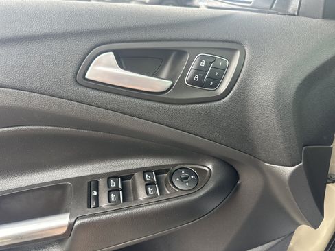 Used 2017 Ford Escape Titanium AWD/4WD image 22