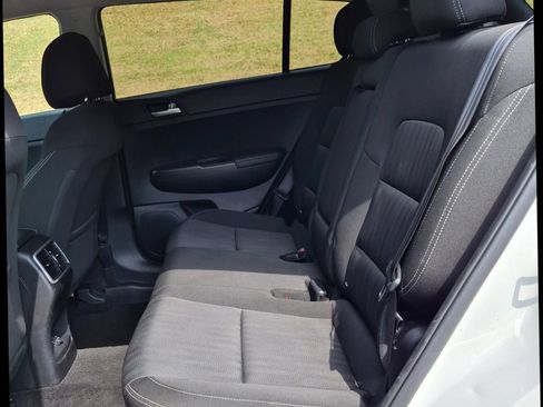 Used 2017 Kia Sportage LX FWD image 19