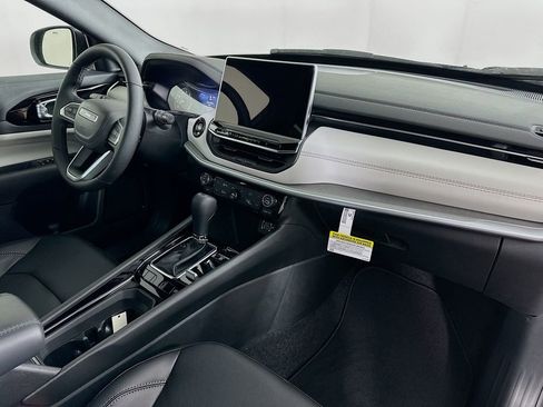 New 2026 Jeep Compass Limited image 34