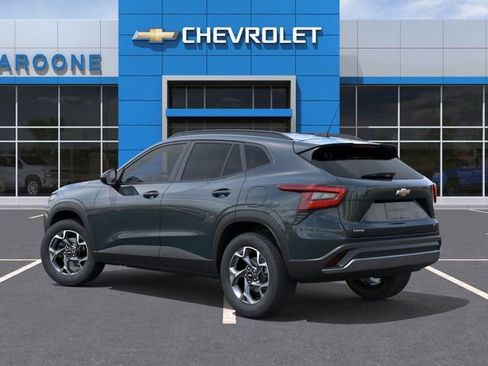 New 2026 Chevrolet Trax LT w/ Driver Confidence Package FWD image 3