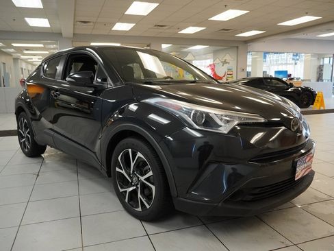 Used 2018 Toyota C-HR XLE image 14