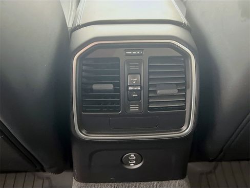 Certified 2024 Porsche Macan Turbo image 27