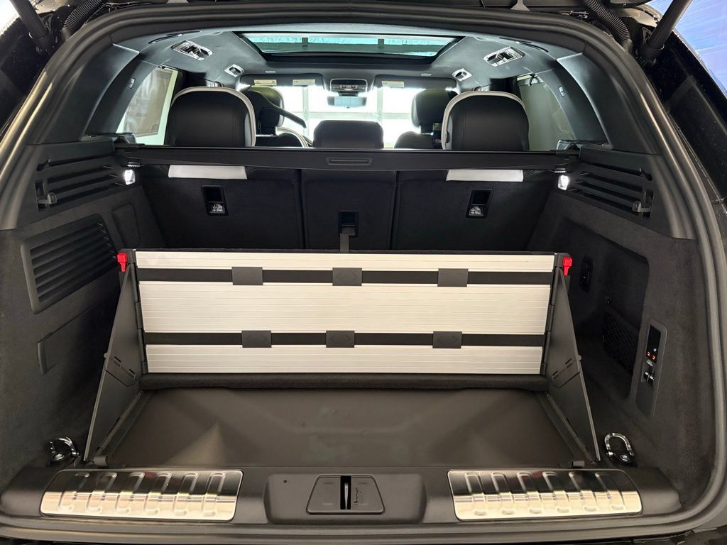 New 2026 Land Rover Range Rover Sport Dynamic SE AWD/4WD image 15