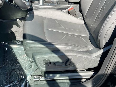 Used 2024 Audi Q3 2.0T Premium Plus image 13