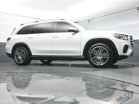 Used 2026 Mercedes-Benz GLS 450 4MATIC image 35