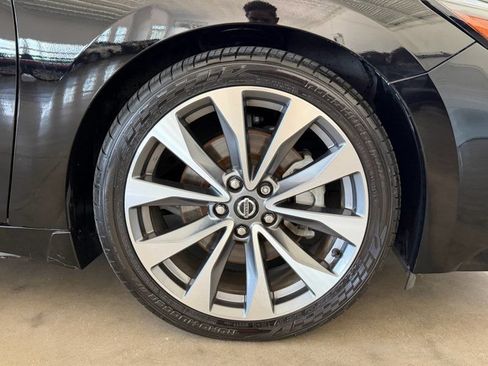 Used 2020 Nissan Maxima Platinum w/ Illumination Package FWD image 10