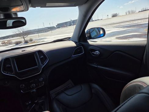 Used 2022 Jeep Cherokee Trailhawk image 58