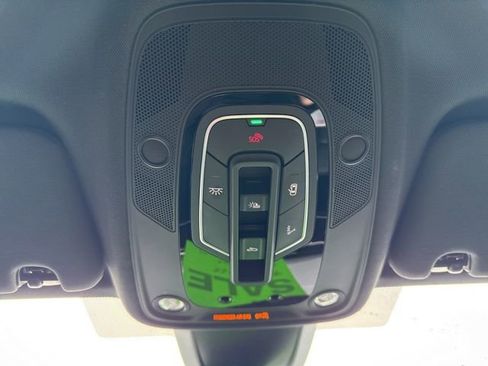 Used 2025 Audi Q7 3.0T Premium Plus image 25