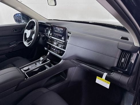 New 2025 Nissan Pathfinder SV w/ Black Appearance Package image 26