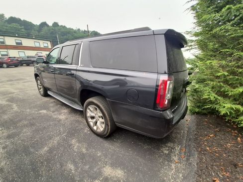Used 2020 GMC Yukon XL SLT w/ Value Plus Edition AWD/4WD image 5