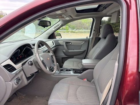 Used 2017 Chevrolet Traverse LT w/ Traveler's Package AWD/4WD image 15