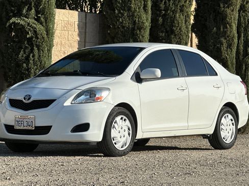 Used 2012 Toyota Yaris Sedan image 8