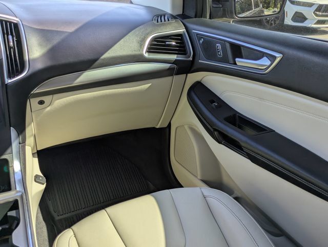 Used 2022 Ford Edge Titanium AWD/4WD image 17