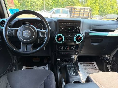 Used 2015 Jeep Wrangler Unlimited Sport w/ Quick Order Package 24S AWD/4WD image 13
