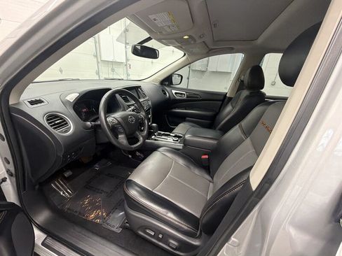 Used 2020 Nissan Pathfinder SL AWD/4WD image 10