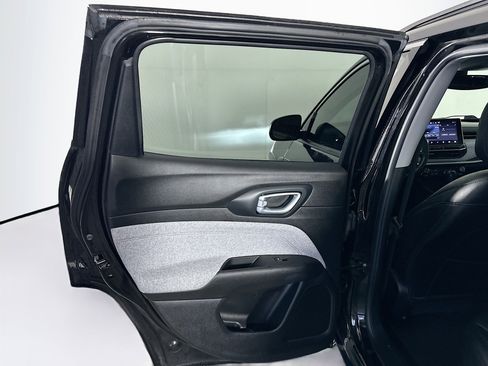 Used 2022 Jeep Compass Latitude image 25